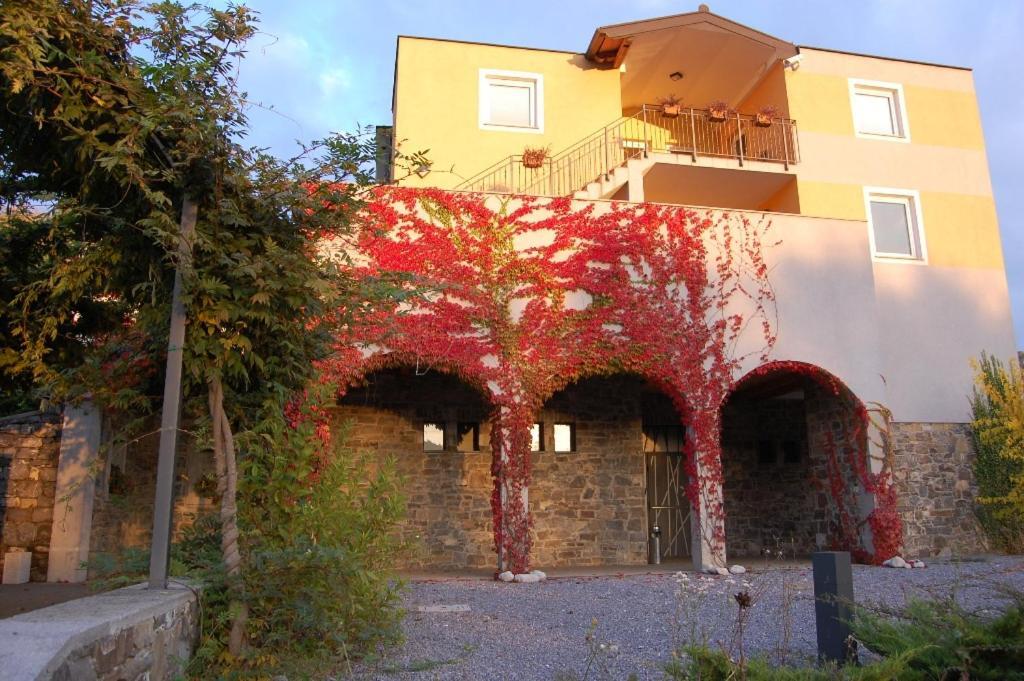 Hisa Posebne Sorte Kodreti Exterior photo